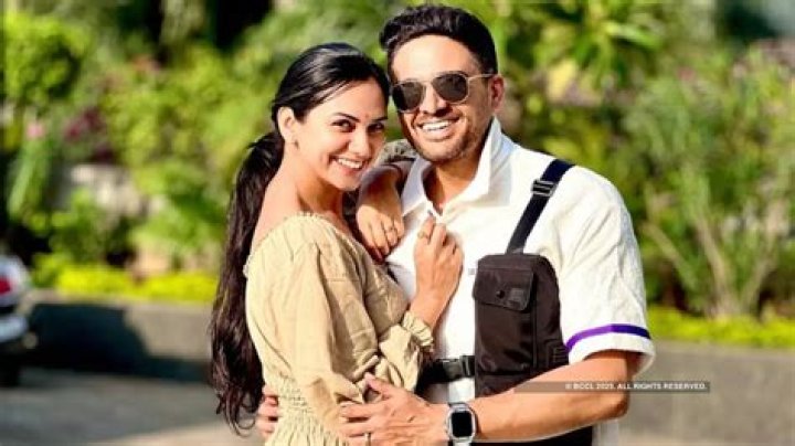 Anamika Khanna’s Boyfriend: Who is Anamika Khanna Dating?
