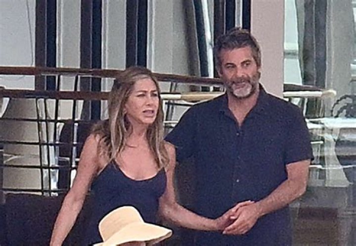 Andrew Curtis’s Girlfriend: Who is Andrew Curtis Dating?