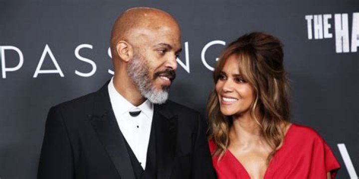 Anne-Marie Johnson’s Husband: Who is Anne-Marie Johnson Dating?