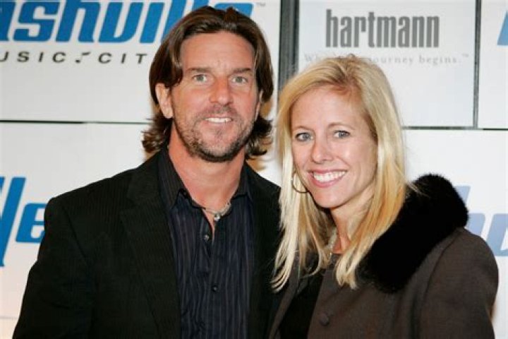 Brett Hull’s Wife: Who is Brett Hull Dating?