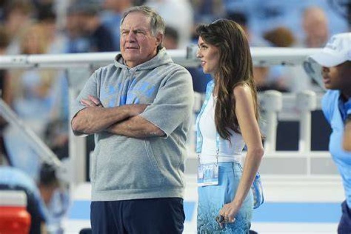 Carolina Flores’s Girlfriend: Who is Carolina Flores Dating?