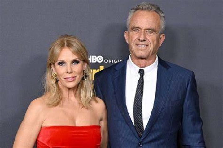 Cheryl Hines’s Husband: Who is Cheryl Hines Dating?