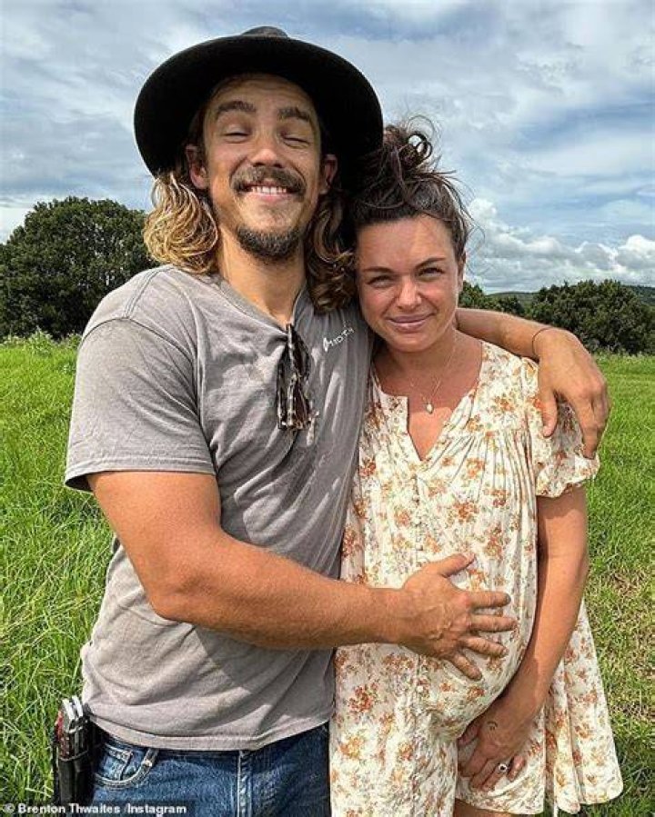 Chloe Pacey’s Boyfriend: Who is Chloe Pacey Dating?