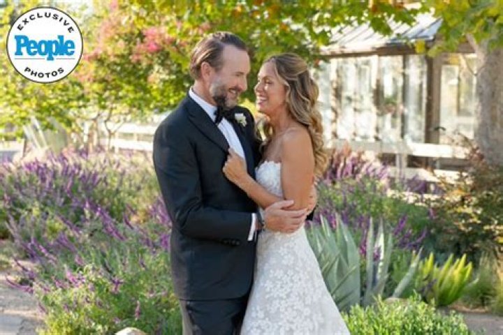 Christine DebtIsDum’s Boyfriend: Who is Christine DebtIsDum Dating?