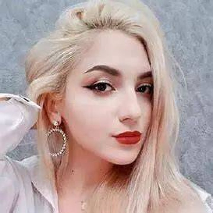 Denisa Stefanescu’s Girlfriend: Who is Denisa Stefanescu Dating?
