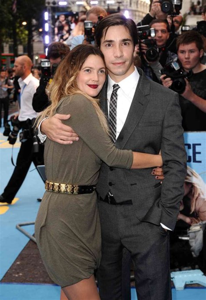 Drew Barrymore’s Boyfriend: Who is Drew Barrymore Dating?