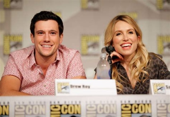 Drew Roy’s Girlfriend: Who is Drew Roy Dating?