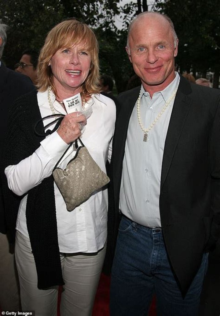 Ed Harris’s Wife: Who is Ed Harris Dating?