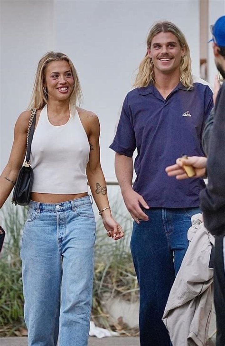 Emilee Hembrow’s Boyfriend: Who is Emilee Hembrow Dating?