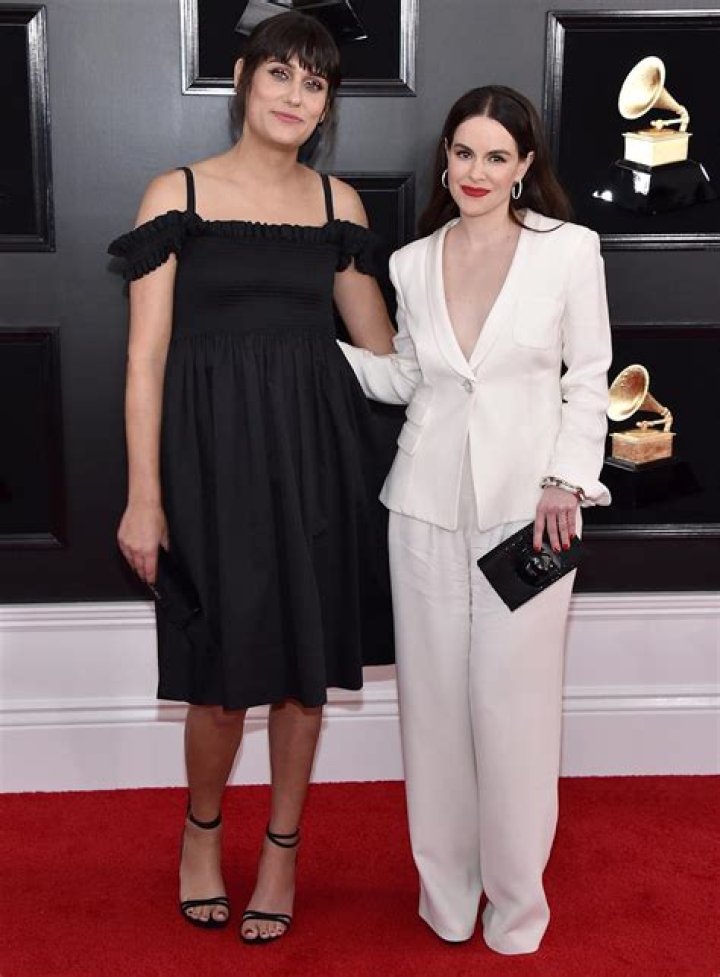 Emily Hampshire’s Boyfriend: Who is Emily Hampshire Dating?