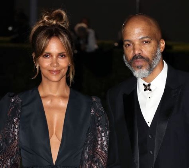 Halle Berry’s Boyfriend: Who is Halle Berry Dating?