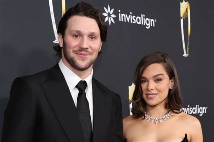 Hallee Hirsh’s Husband: Who is Hallee Hirsh Dating?