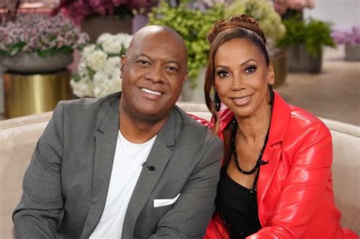 Holly Robinson Peete’s Husband: Who is Holly Robinson Peete Dating?