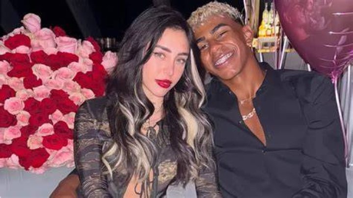 Jayrtofly’s Girlfriend: Who is Jayrtofly Dating?