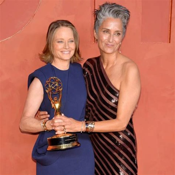 Jodie Foster’s Wife: Who is Jodie Foster Dating?