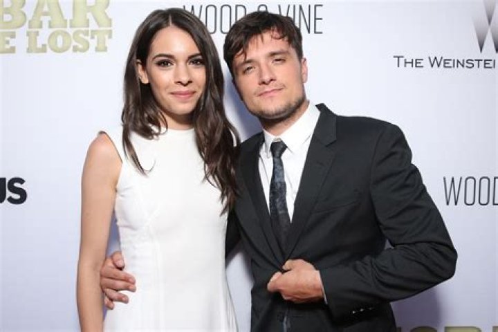 Josh Wiggins’s Girlfriend: Who is Josh Wiggins Dating?