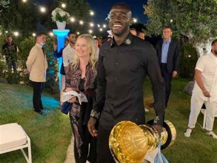 Kalidou Koulibaly’s Girlfriend: Who is Kalidou Koulibaly Dating?