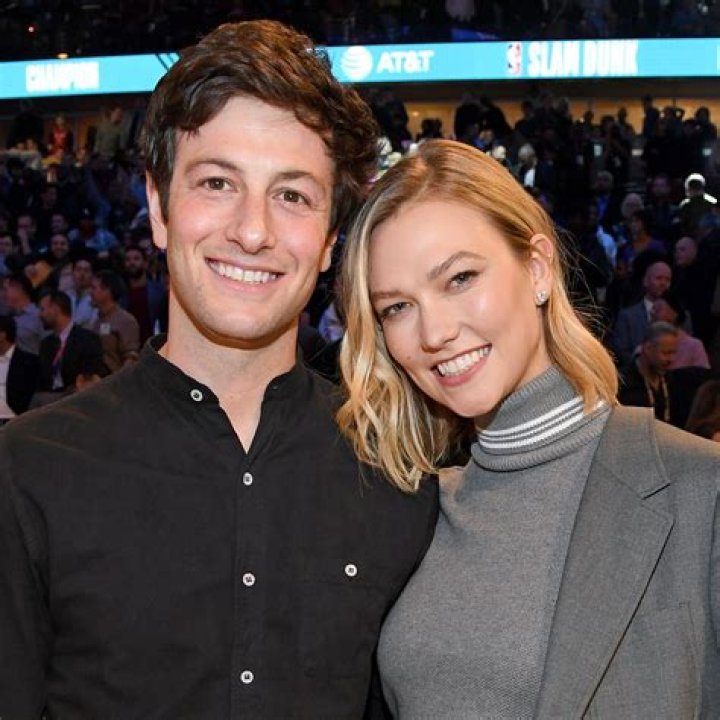 Karlie Kloss’s Husband: Who is Karlie Kloss Dating?