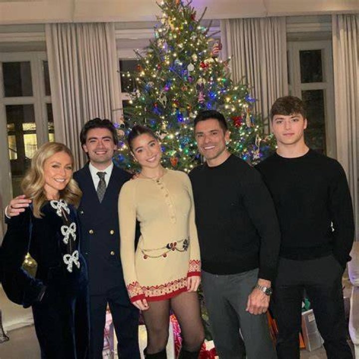 Kelly Ripa’s Husband: Who is Kelly Ripa Dating?