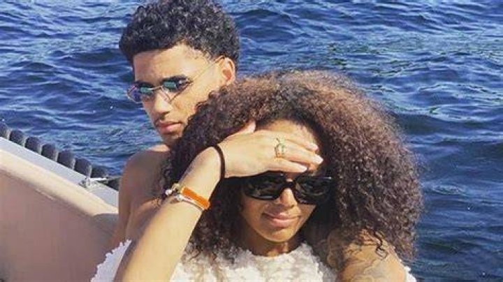 Ki-Jana Hoever’s Girlfriend: Who is Ki-Jana Hoever Dating?