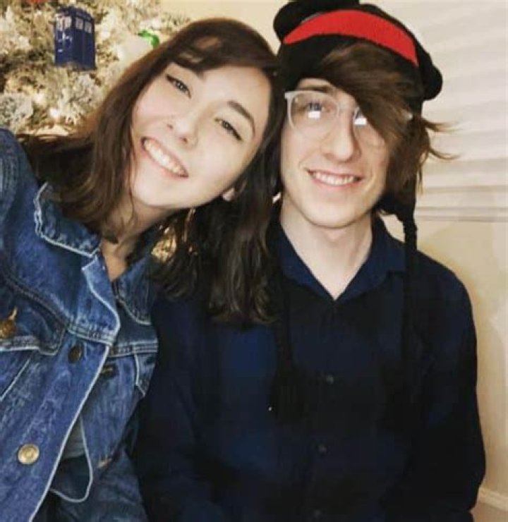 KreekCraft’s Girlfriend: Who is KreekCraft Dating?