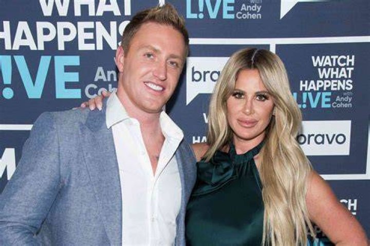 Kroy Biermann demands primary custody, accuses Kim Zolciak of financial ruin from online gambling in divorce proceedings.