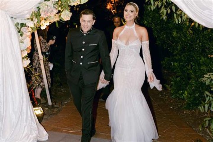 Lele Pons’s Boyfriend: Who is Lele Pons Dating?