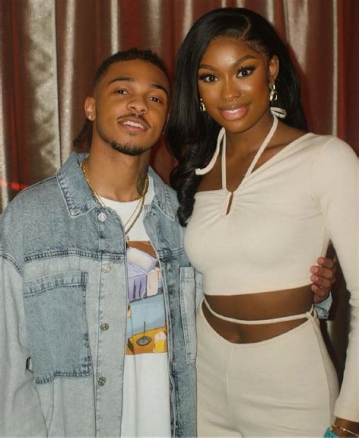 Levi Jones’s Girlfriend: Who is Levi Jones Dating?