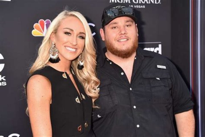Luke Howell’s Girlfriend: Who is Luke Howell Dating?
