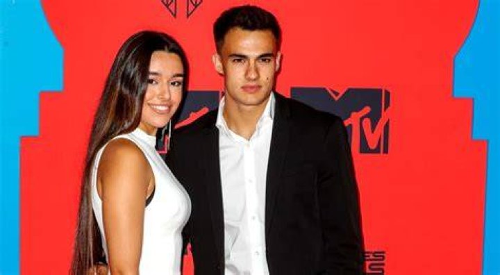 Marta María Santos’s Boyfriend: Who is Marta María Santos Dating?