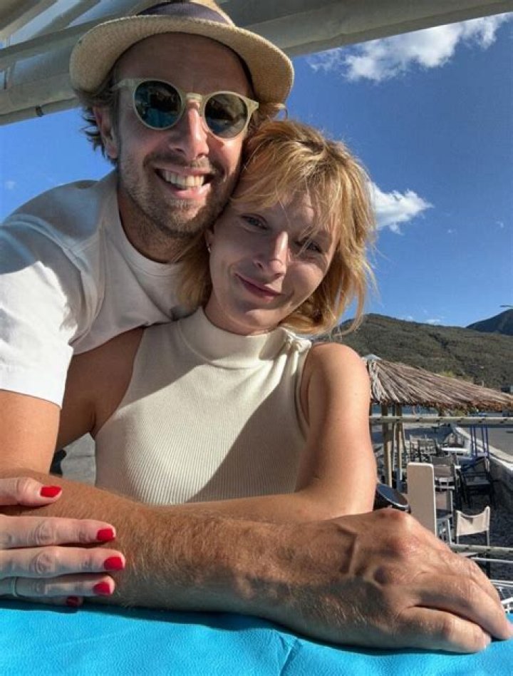 Mela Koteluk’s Girlfriend: Who is Mela Koteluk Dating?