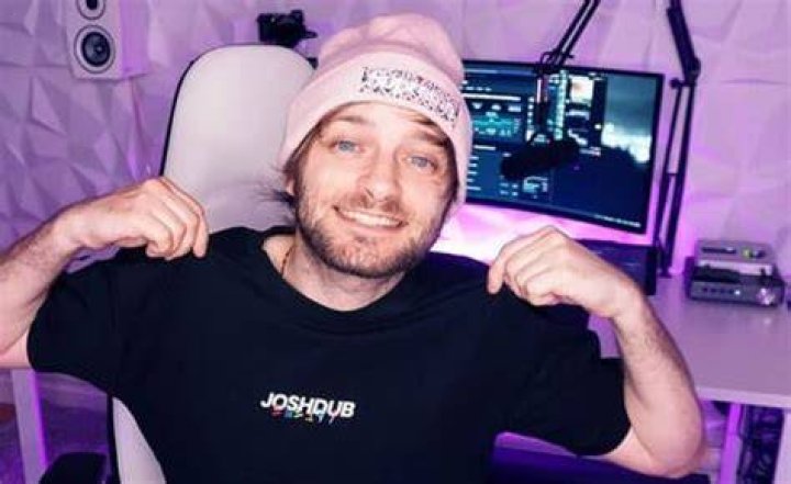 MrStiven Tc’s Girlfriend: Who is MrStiven Tc Dating?