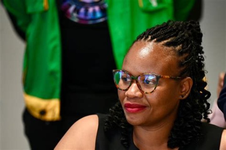 Nasiphi Ngcwabe’s Girlfriend: Who is Nasiphi Ngcwabe Dating?