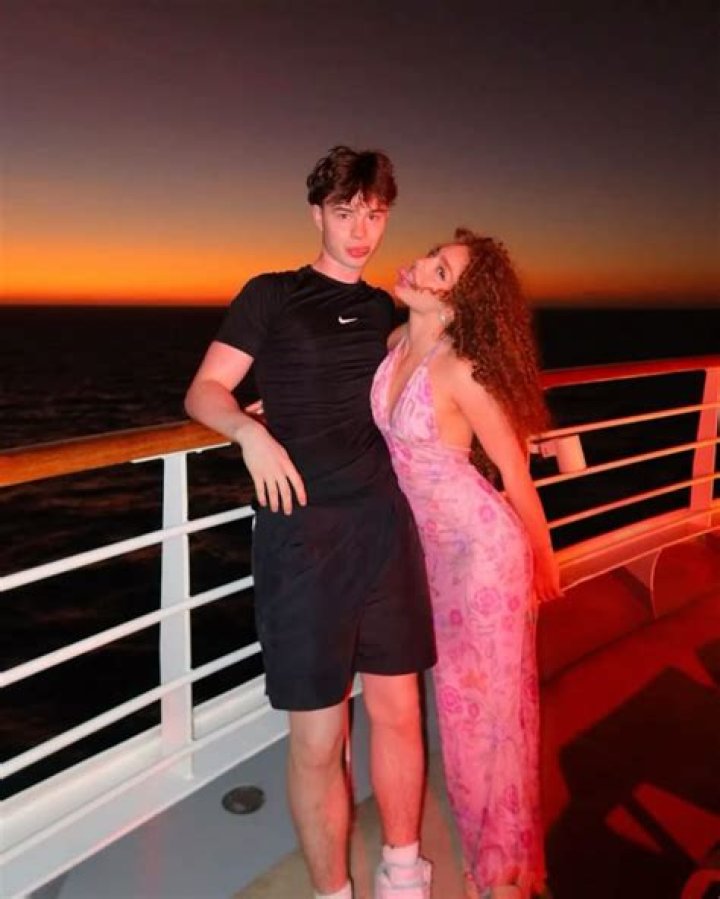 Noah Roberts’s Girlfriend: Who is Noah Roberts Dating?