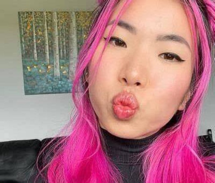 PaintingRainbows’s Boyfriend: Who is PaintingRainbows Dating?