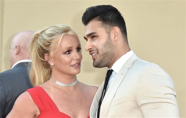 Sam Amick’s Girlfriend: Who is Sam Amick Dating?