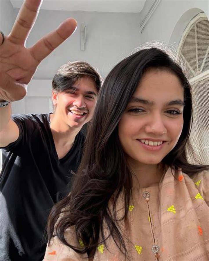 Samar Blog’s Girlfriend: Who is Samar Blog Dating?
