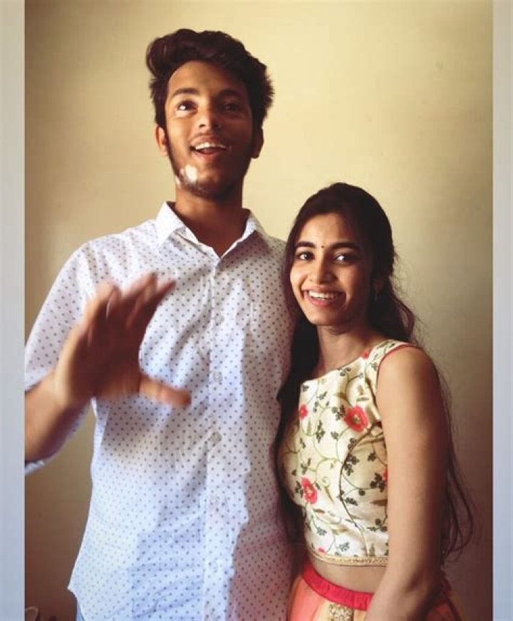 Shivani Kapila’s Boyfriend: Who is Shivani Kapila Dating?