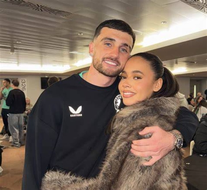 Swarmz’s Girlfriend: Who is Swarmz Dating?