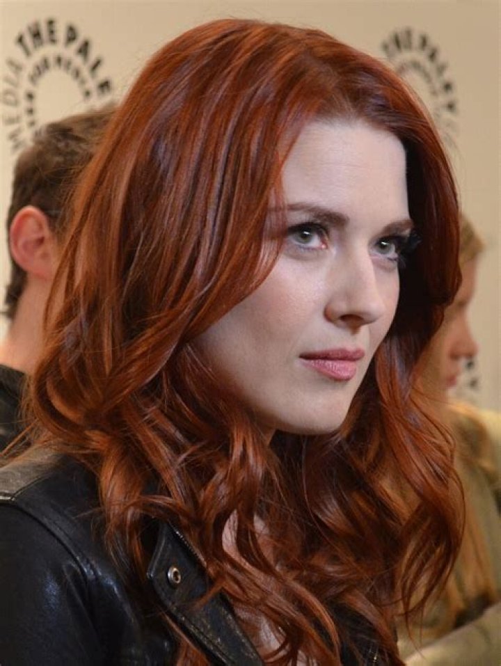 Who is Alexandra Breckenridge Dating – Alexandra Breckenridge's Boyfriend & Exes