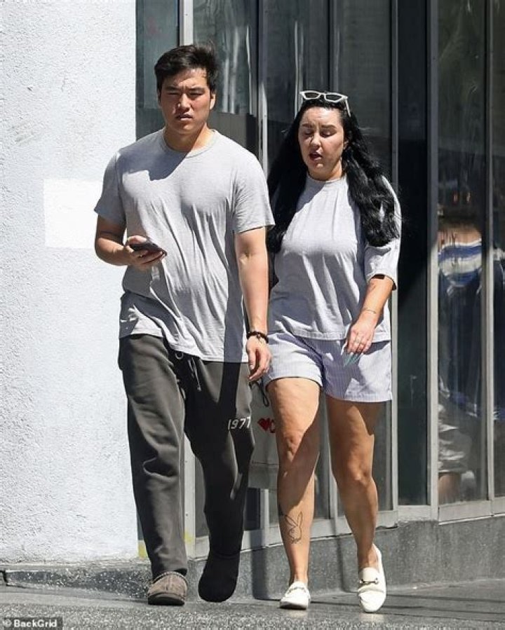 Who is Amanda Bynes Dating – Amanda Bynes's Boyfriend & Exes