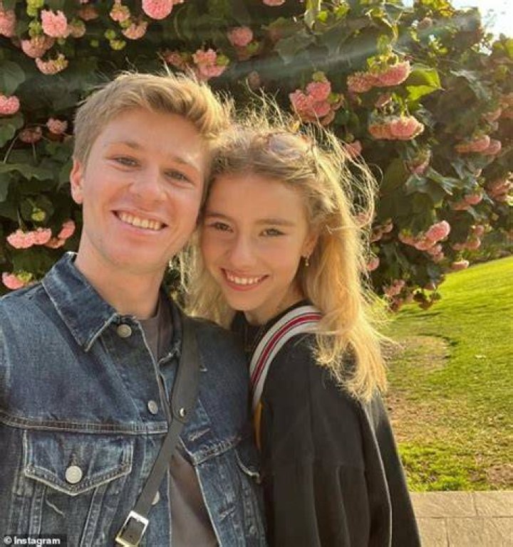 Who is Ashton Irwin Dating – Ashton Irwin's Girlfriend & Exes