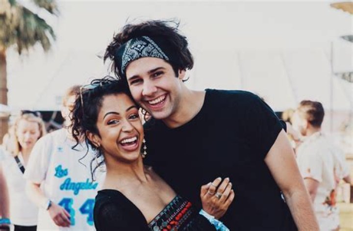 Who is David Dobrik Dating – David Dobrik's Girlfriend & Exes