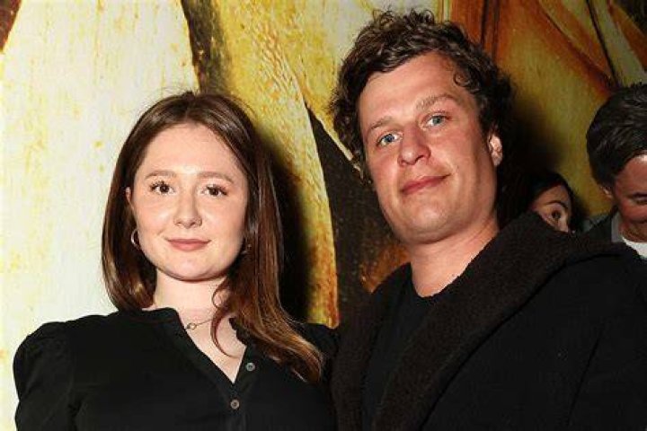 Who is Emma Kenney Dating – Emma Kenney's Boyfriend & Exes