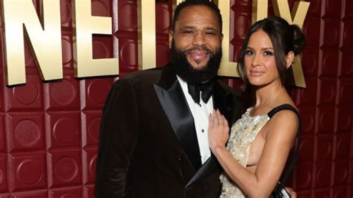 Who is Francine Diaz Dating – Francine Diaz's Boyfriend & Exes