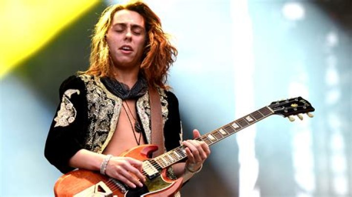 Who is Jake Kiszka Dating – Jake Kiszka's Girlfriend & Exes