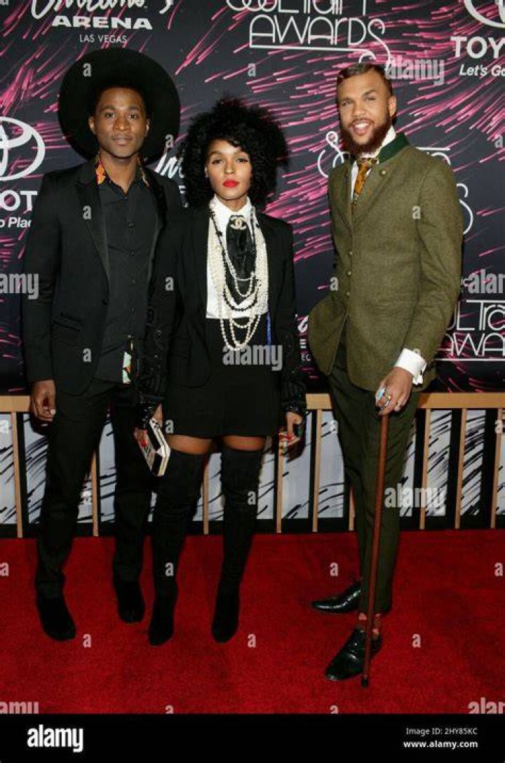 Who is Jidenna Dating – Jidenna's Girlfriend & Exes