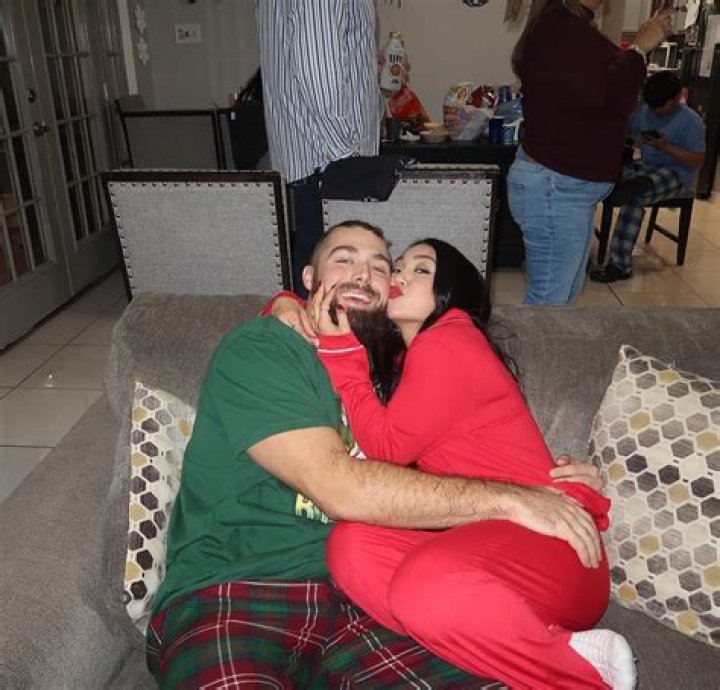 Who is Lyna Perez Dating – Lyna Perez's Boyfriend & Exes