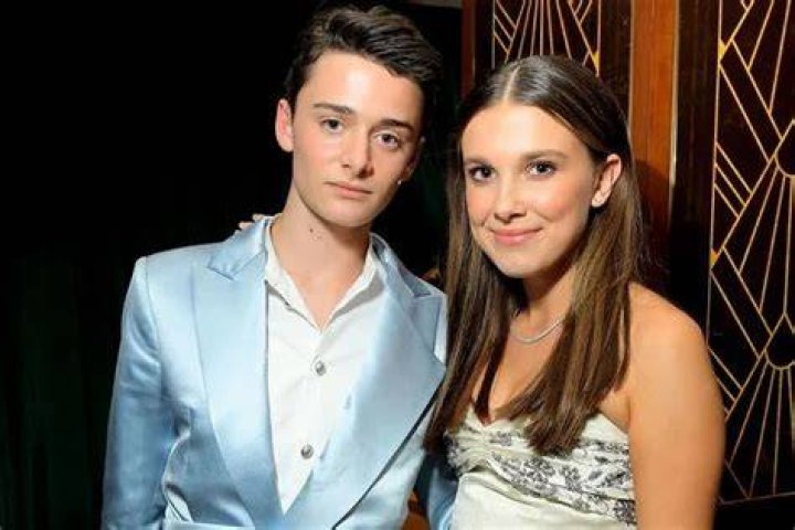Who is Noah Schnapp Dating – Noah Schnapp's Girlfriend & Exes