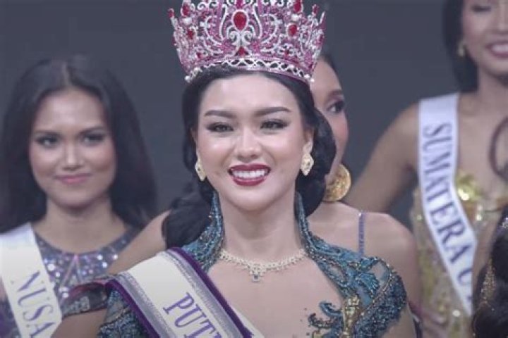 Who is Putri Cinta Dating – Putri Cinta's Boyfriend & Exes
